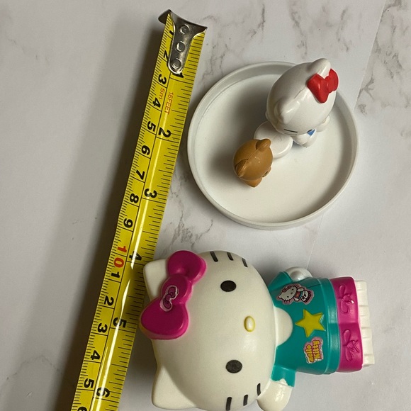 Hello Kitty Sanrio McDonalds Toy Spinning Cake Topper Sitting collection figures - Picture 9 of 13